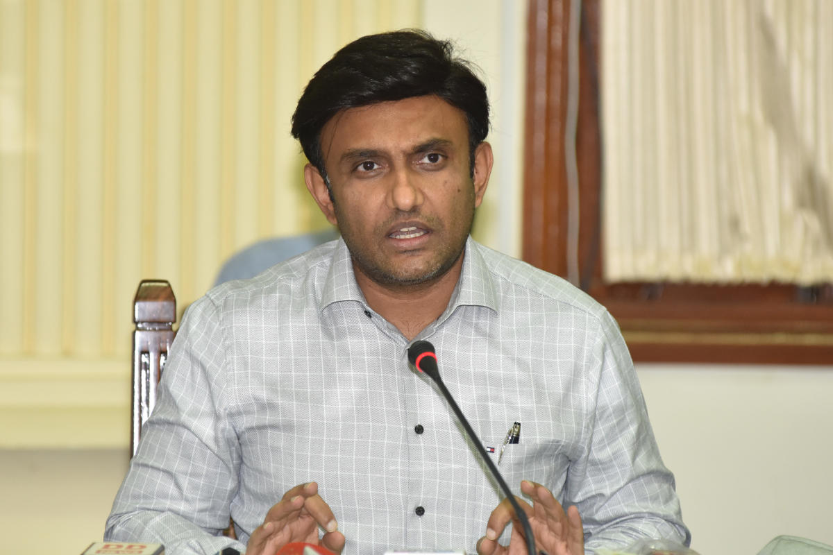Dr.K.Sudhakar